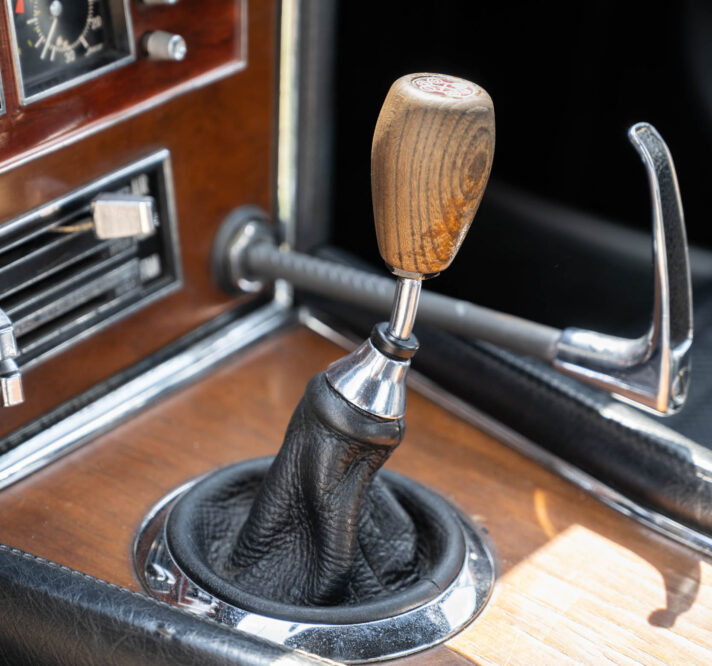 Toyota 2000GT gearstick
